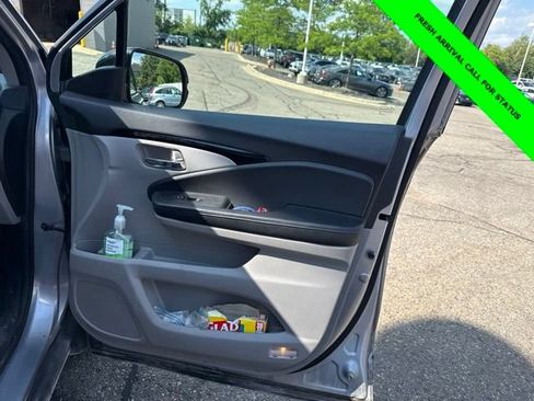 Used 2017 Honda Pilot Touring image 22