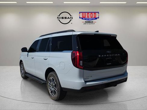 Used 2025 Ford Expedition Active AWD/4WD image 4