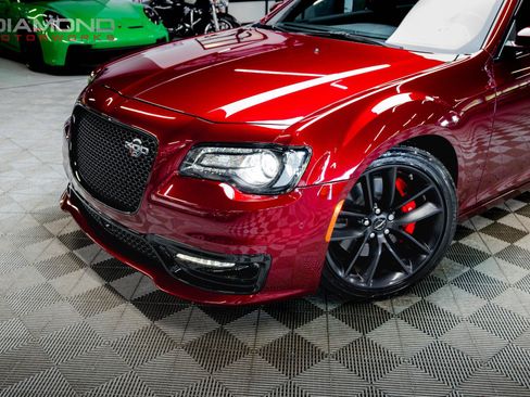 Used 2023 Chrysler 300 C RWD image 9