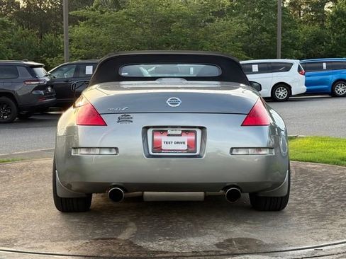 Used 2006 Nissan 350Z Touring RWD image 6