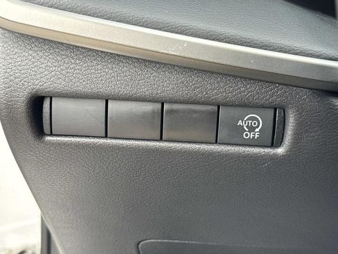 Used 2025 Nissan Kicks S FWD image 40