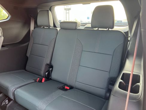 New 2027 GMC Acadia AT4 w/ Luxury Package AWD/4WD image 7