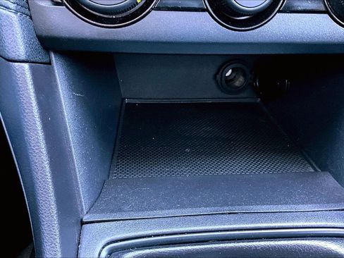 Used 2018 Subaru Crosstrek 2.0i Premium image 16