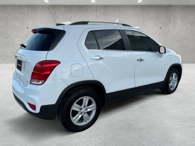 Used 2020 Chevrolet Trax LT w/ LT Convenience Package FWD image 16