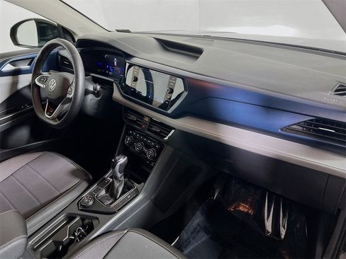 Used 2024 Volkswagen Taos SE image 27