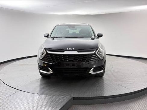 Used 2025 Kia Sportage LX FWD image 12