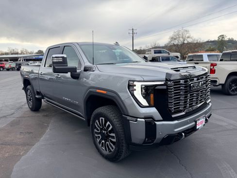 New 2026 GMC Sierra 2500 Denali Ultimate w/ Max Trailering Package image 3