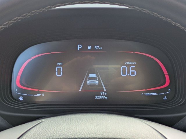 Used 2025 Hyundai Venue SEL FWD image 29
