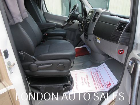 Used 2017 Mercedes-Benz Sprinter 3500 image 19