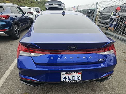 Used 2023 Hyundai Elantra Limited FWD image 4