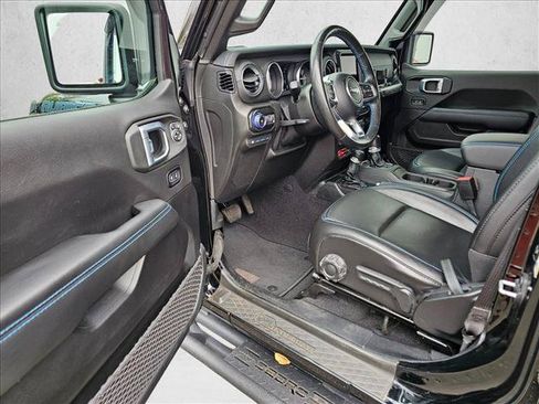 Used 2021 Jeep Wrangler Unlimited Rubicon 4xe w/ Cold Weather Group AWD/4WD image 22