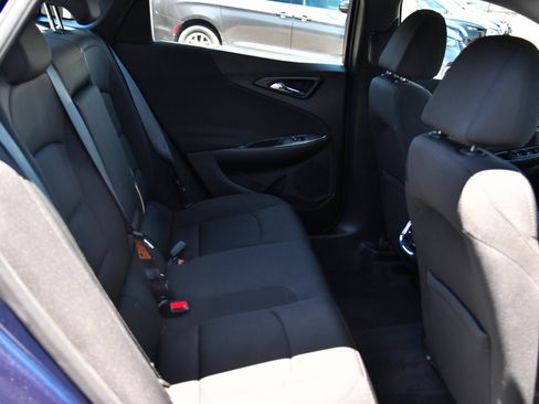Used 2020 Chevrolet Malibu LT FWD image 38