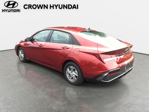 Certified 2026 Hyundai Elantra SE FWD image 6