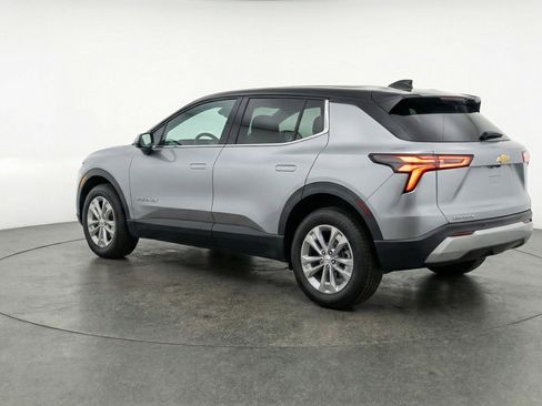 Used 2025 Chevrolet Equinox LT image 6