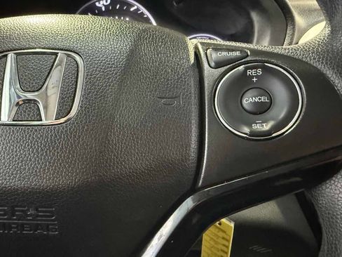 Used 2019 Honda HR-V LX image 12