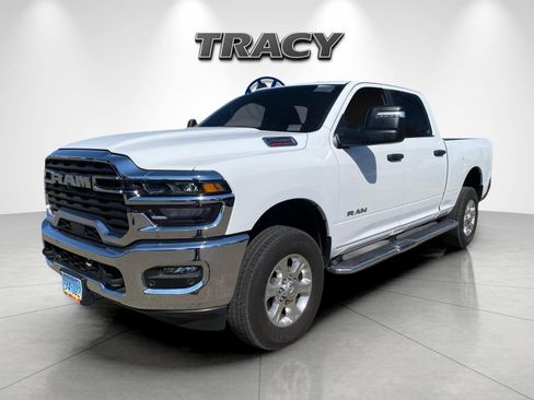 Used 2025 RAM 2500 Big Horn AWD/4WD image 2