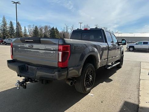 Used 2022 Ford F350 Lariat w/ Black Appearance Package image 6