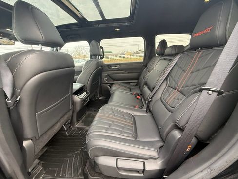 Used 2025 Nissan Armada PRO-4X w/ Pro-4X Premium Package image 18