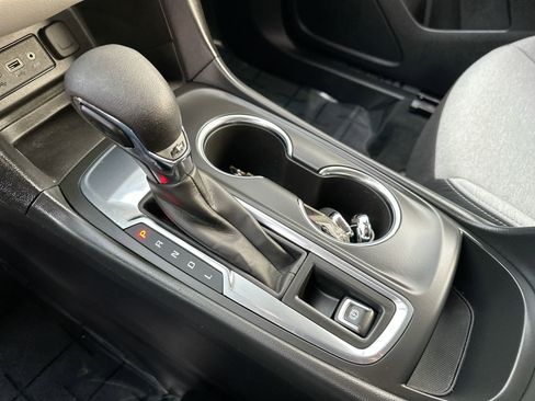 Used 2023 Chevrolet Equinox LS image 19