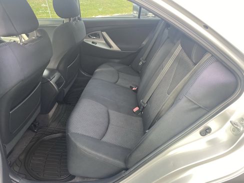 Used 2011 Toyota Camry image 20