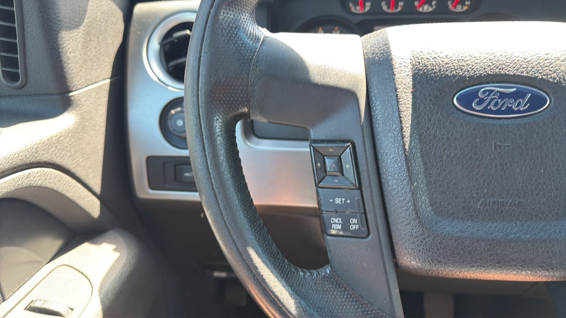 Used 2014 Ford F150 Raptor w/ Equipment Group 801A Luxury AWD/4WD image 27