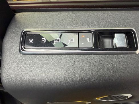 Used 2020 Land Rover Range Rover HSE image 29