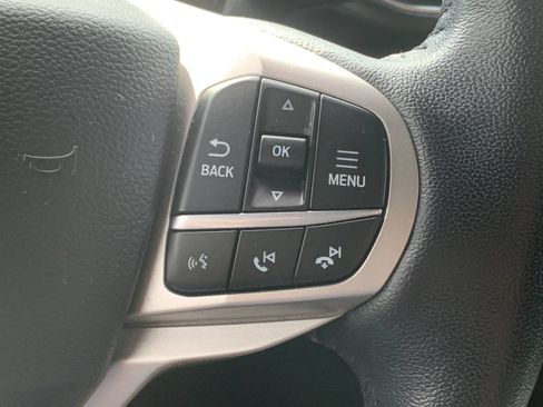 Used 2022 Ford Explorer XLT w/ Equipment Group 202A AWD/4WD image 31