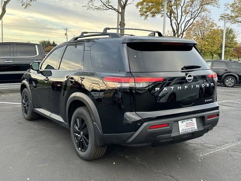 Used 2022 Nissan Pathfinder SV image 6