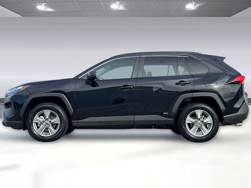 Used 2025 Toyota RAV4 LE image 6
