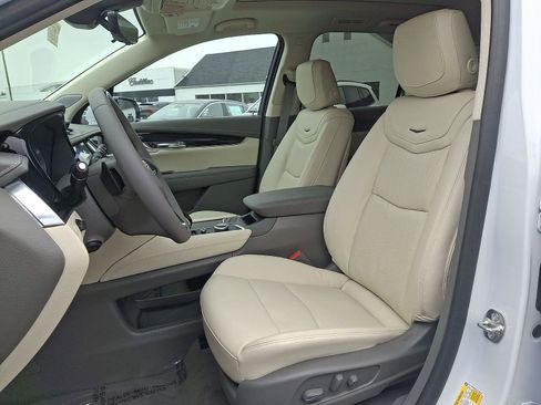 New 2025 Cadillac XT6 Premium Luxury image 6