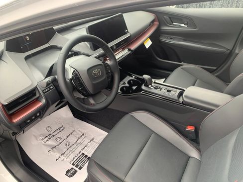 New 2026 Toyota Prius Plug-In Hybrid FWD image 9