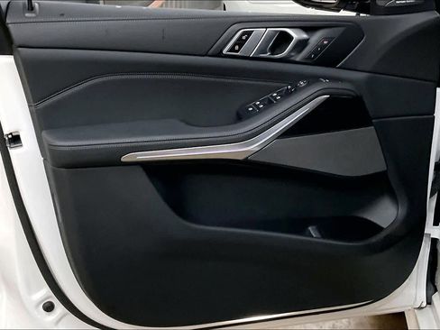 Certified 2025 BMW X5 xDrive40i w/ M Sport Package image 25