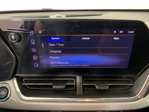 Used 2025 Chevrolet Trax LT image 23