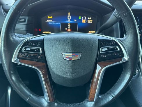Used 2015 Cadillac Escalade Luxury image 17