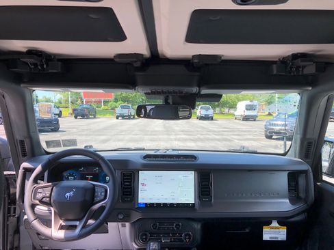 New 2025 Ford Bronco Badlands w/ Sasquatch Package image 13