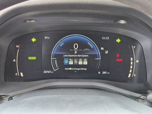 Used 2025 Toyota Camry LE FWD image 10