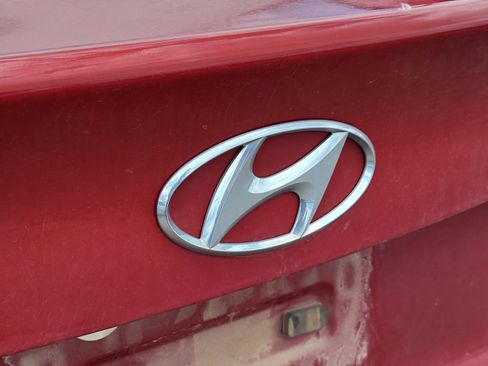 Used 2017 Hyundai Elantra SE FWD image 28