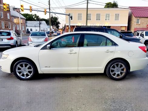 Used 2008 Lincoln MKZ AWD image 2