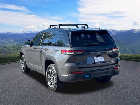 Used 2024 Jeep Grand Cherokee Trailhawk AWD/4WD image 3
