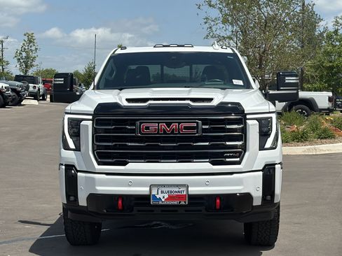 Used 2025 GMC Sierra 2500 AT4 w/ AT4 Premium Plus Package AWD/4WD image 2