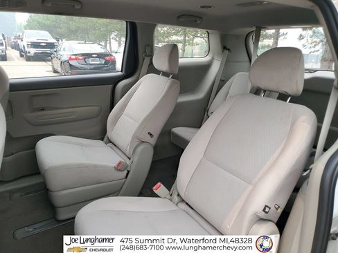 Used 2018 Kia Sedona L FWD image 22