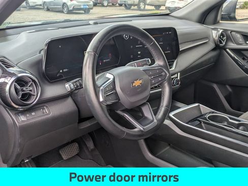 Used 2025 Chevrolet Equinox LT FWD image 33