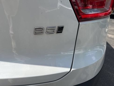 Used 2023 Volvo XC40 B5 Plus w/ Climate Package AWD/4WD image 19