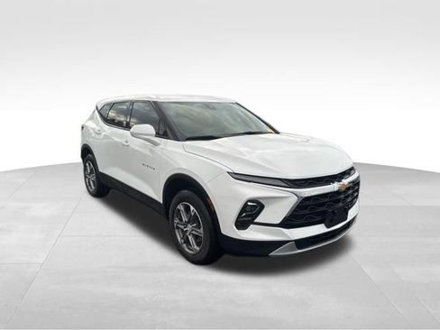 Used 2024 Chevrolet Blazer LT image 8