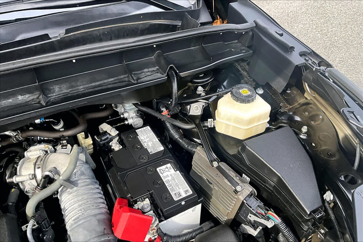 Used 2022 Toyota Highlander XLE AWD/4WD image 32