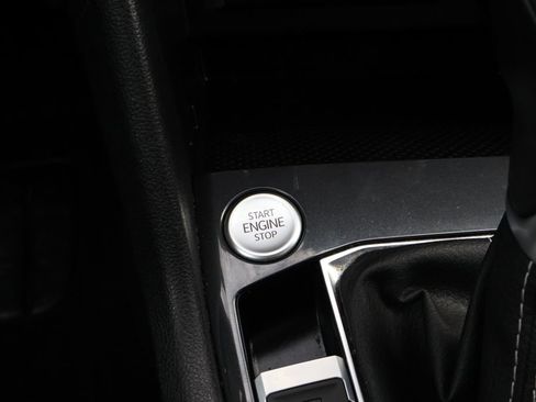 Used 2022 Volkswagen Tiguan S image 25