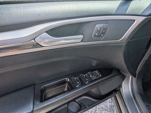 Used 2019 Ford Fusion SEL image 11