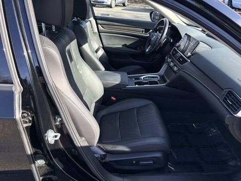 Used 2022 Honda Accord Touring image 9
