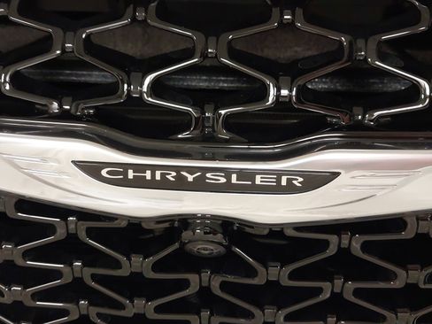 New 2026 Chrysler Pacifica Select FWD image 31