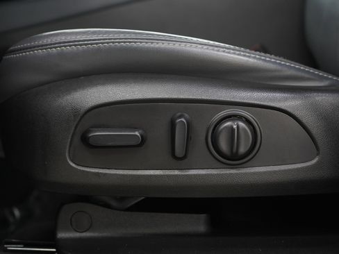 Used 2018 Buick Enclave Essence w/ Trailering Package AWD/4WD image 29